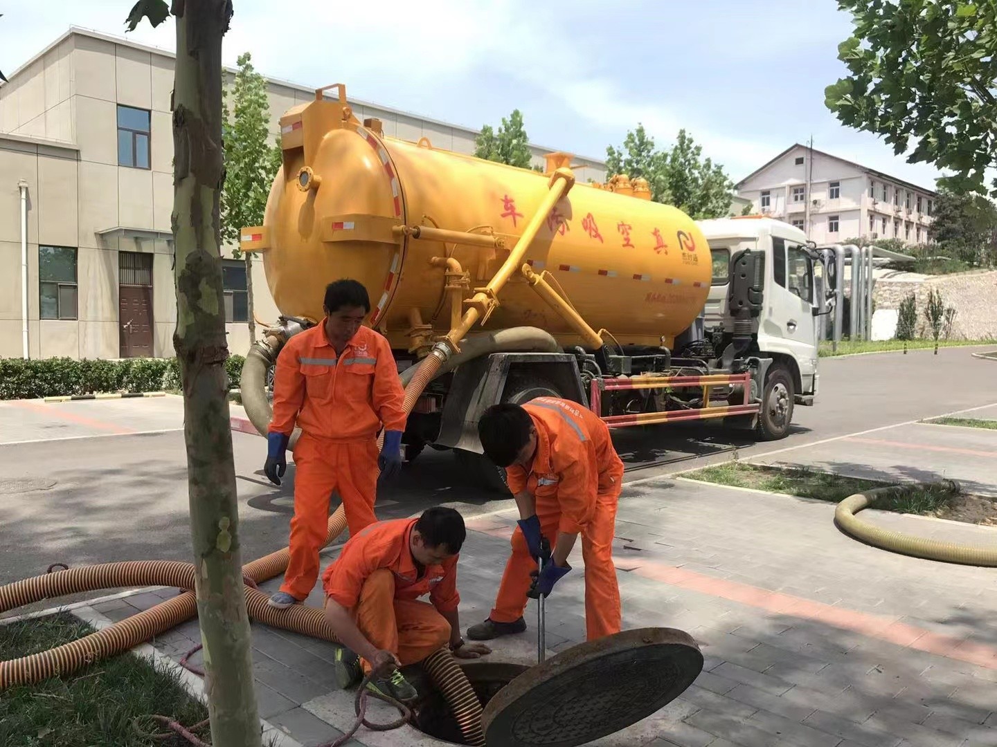 西湖化粪池清理与5-8吨吸粪车施工效率分析